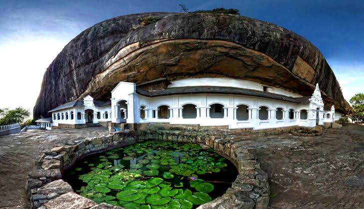 dambulla cave temple sri lanka